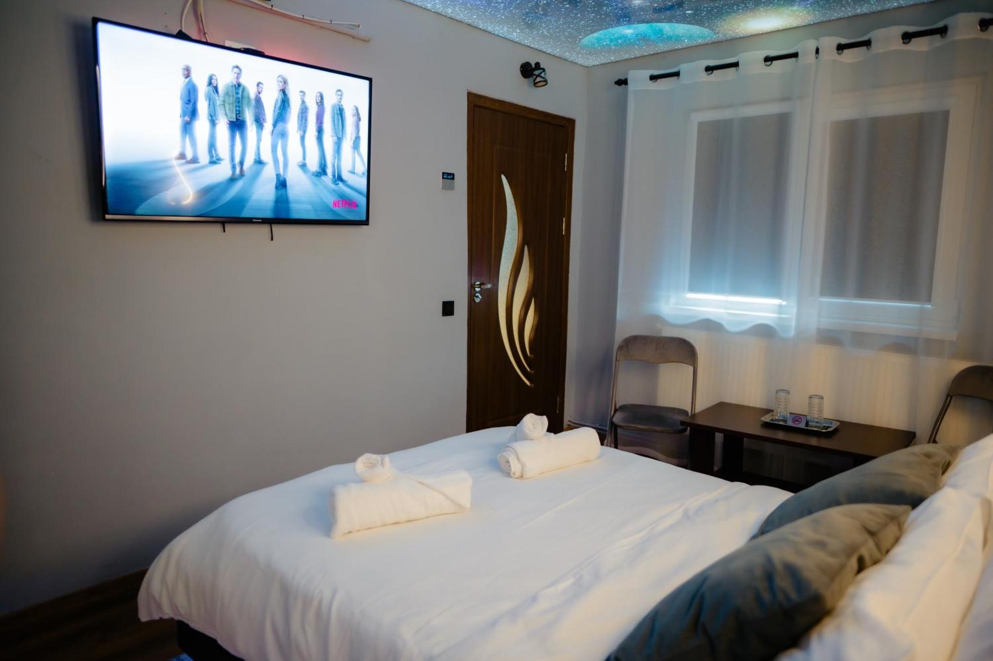 Relaxveld Galaxy Apartment Curtea De Arges Bagian luar foto