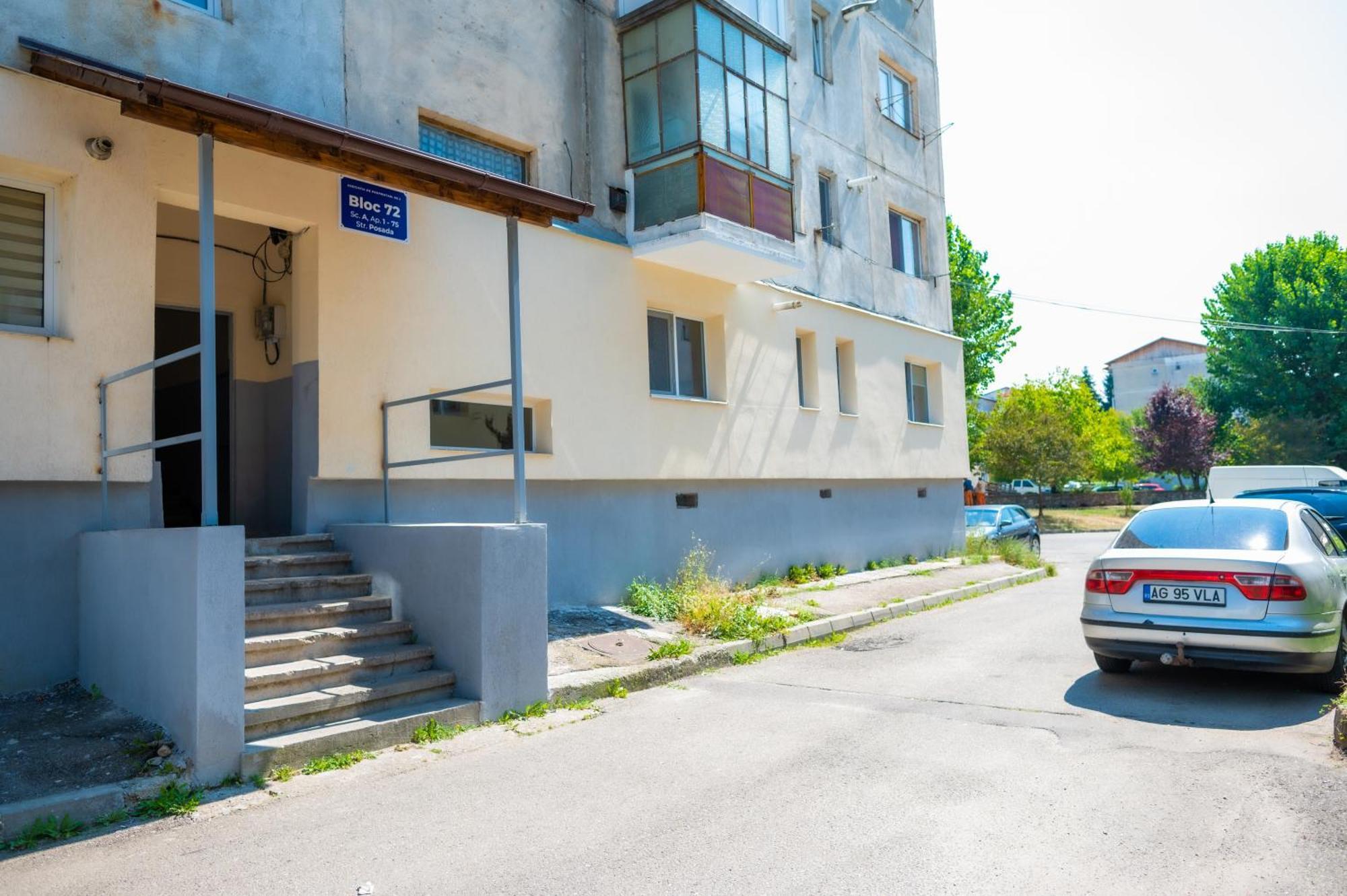 Relaxveld Galaxy Apartment Curtea De Arges Bagian luar foto